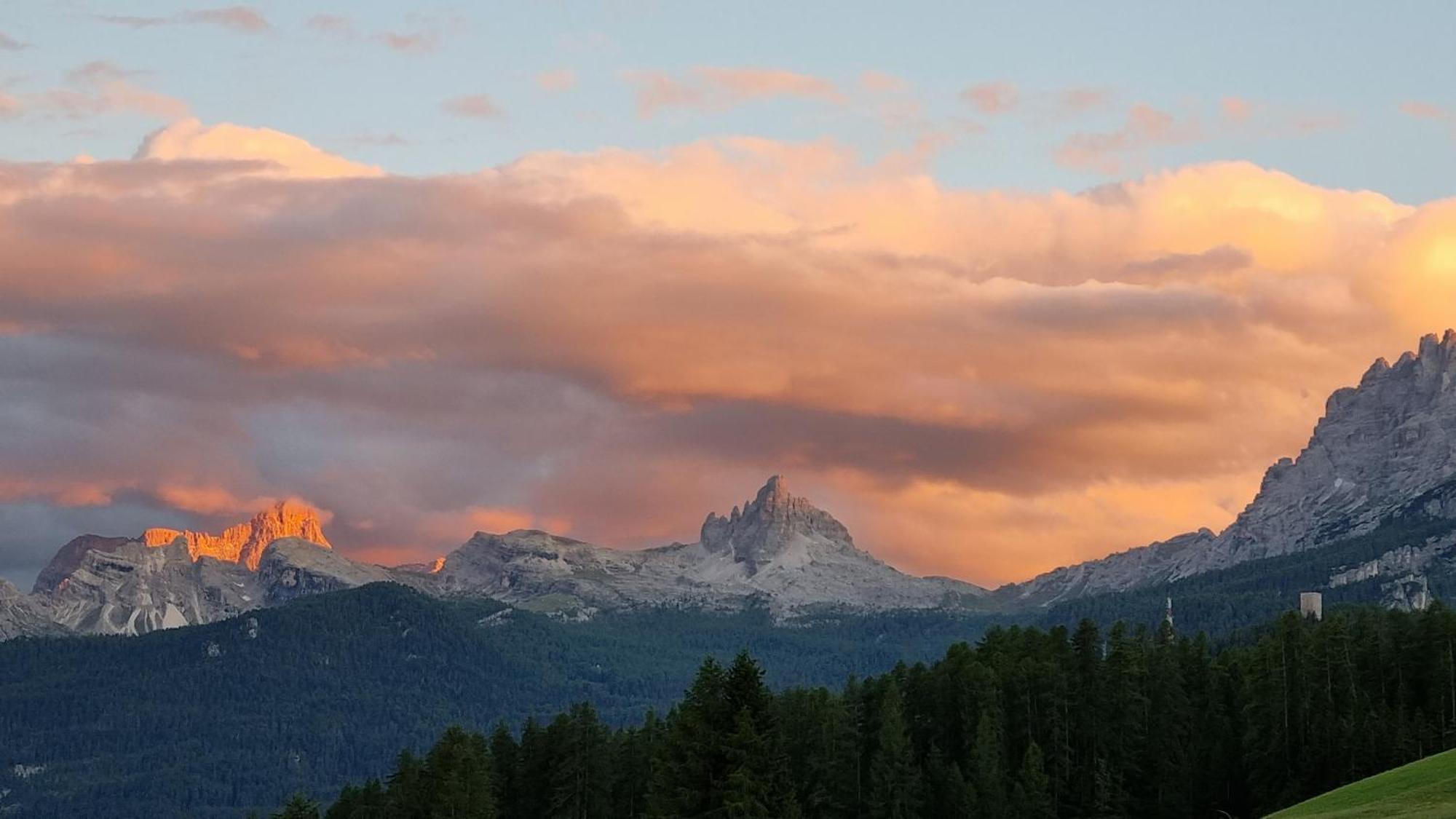 B&B Cristallo Cortina d'Ampezzo Bagian luar foto