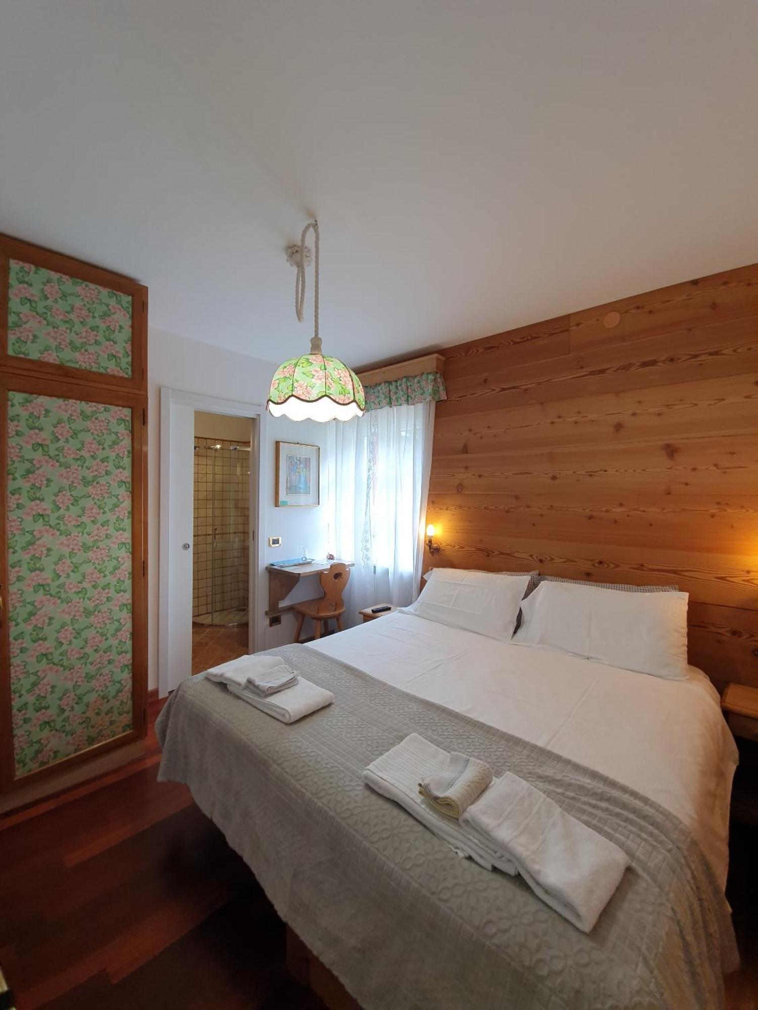 B&B Cristallo Cortina d'Ampezzo Bagian luar foto