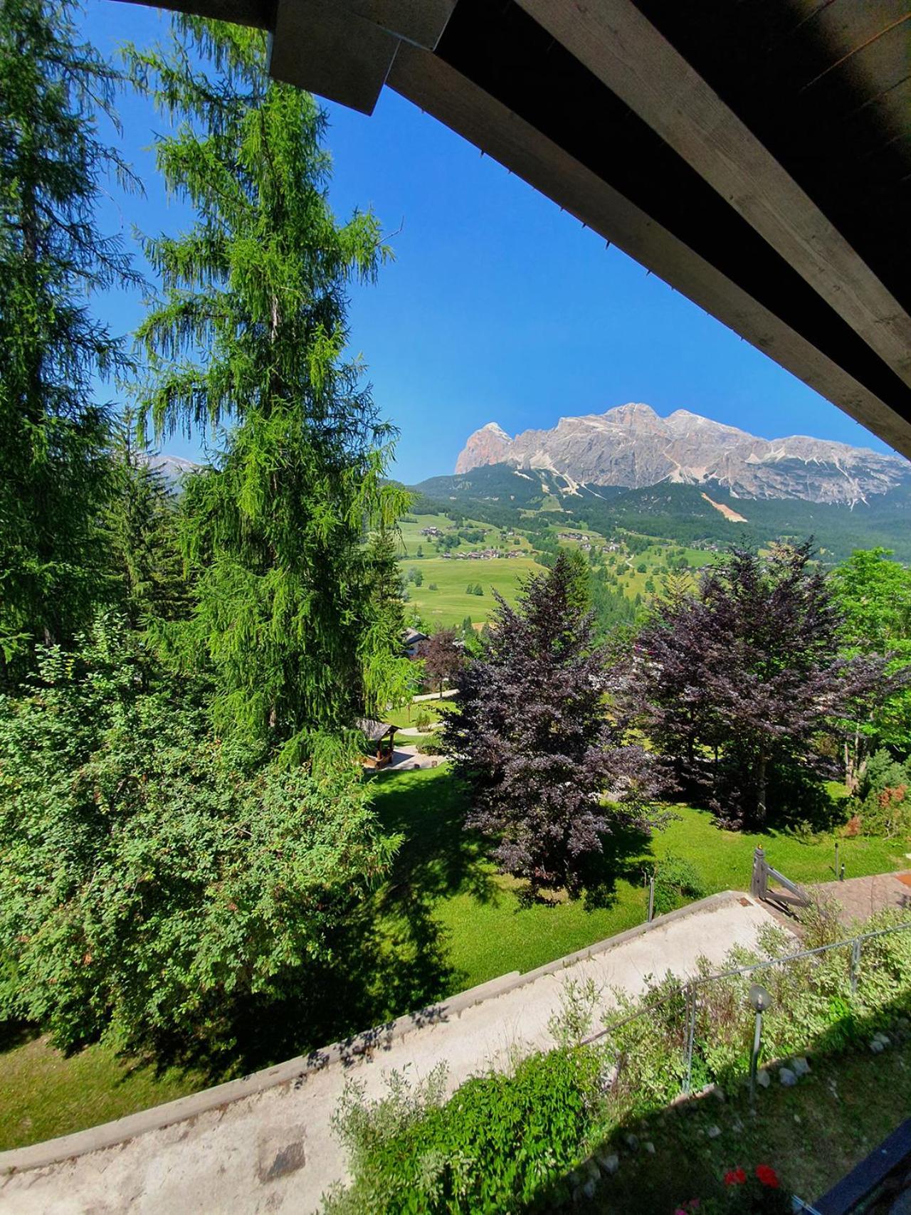 B&B Cristallo Cortina d'Ampezzo Bagian luar foto